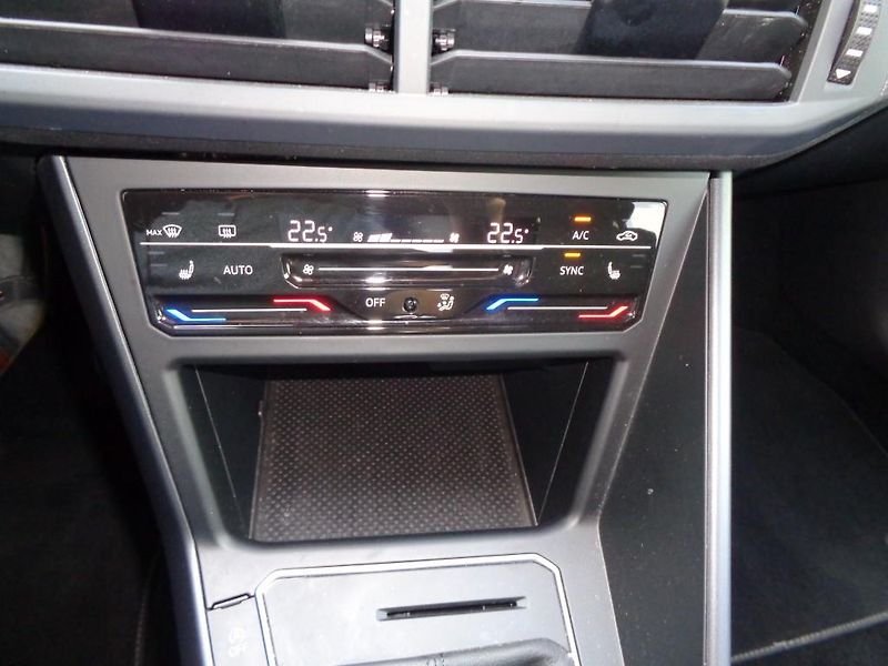 Volkswagen Taigo 1.5 TSI 7DSG R-LINE  110 kW - fotka 18 z 25