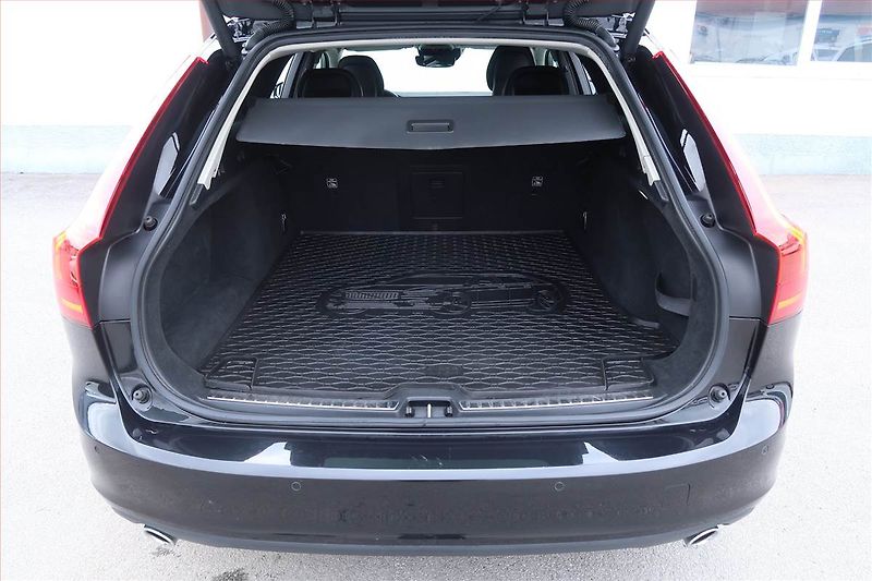 Volvo V90 (2018) D4, Automat, Serv.kniha, Kůže - fotka 14 z 27