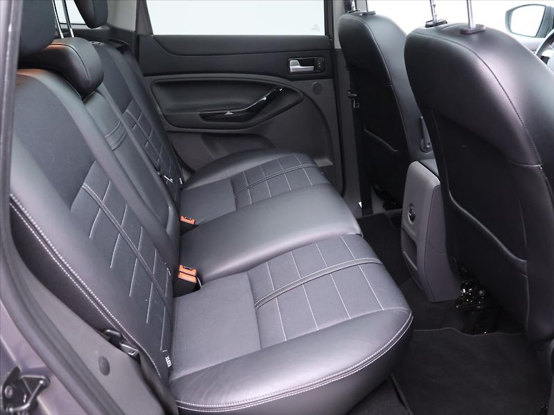 Ford Kuga 2,0 TDCI 103kW AWD Titanium - fotka 15 z 36