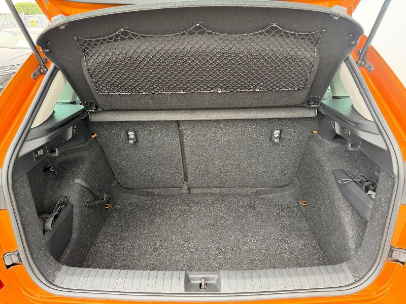 Škoda Kamiq (2025) 1.0 TSI 85kW DSG Top Selection - fotka 33 z 35