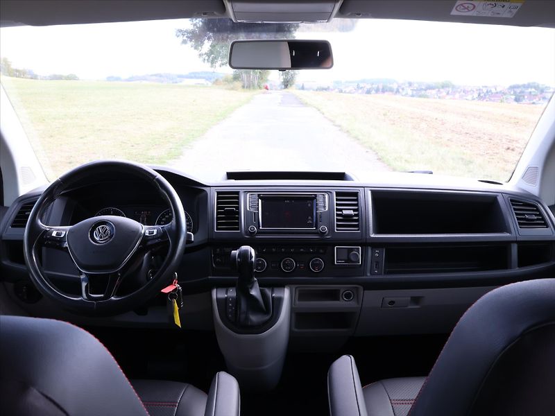 Volkswagen Caravelle 2,0 TDI 150kW DSG 8Míst Comfor - fotka 19 z 26