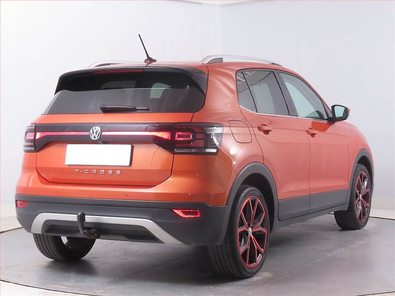 Volkswagen T-Cross (2019) 1.0 TSI, Automat, ČR,1.maj - fotka 5 z 15