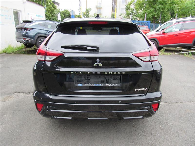 Mitsubishi Eclipse Cross 2,4 i PHEV Plug-in Instyle+ - fotka 5 z 34