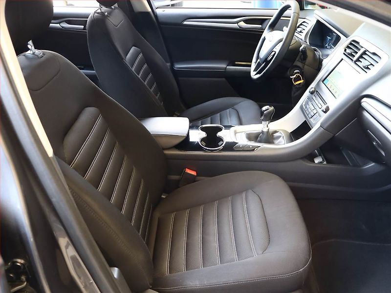 Ford Mondeo (2017) 1.5 TDCi, Navi, Tempomat - fotka 7 z 17