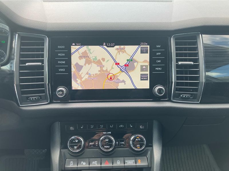 Škoda Kodiaq 2.0 TSI 132 kW STYLE PLUS DSG - fotka 16 z 30
