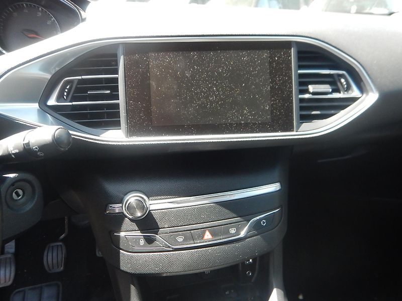 Peugeot 308 1.2 , 96 kw - fotka 13 z 15