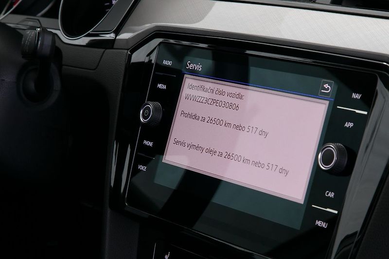 Volkswagen Passat 2.0TDI 110kW DSG IQ ACC Tažné - fotka 24 z 29