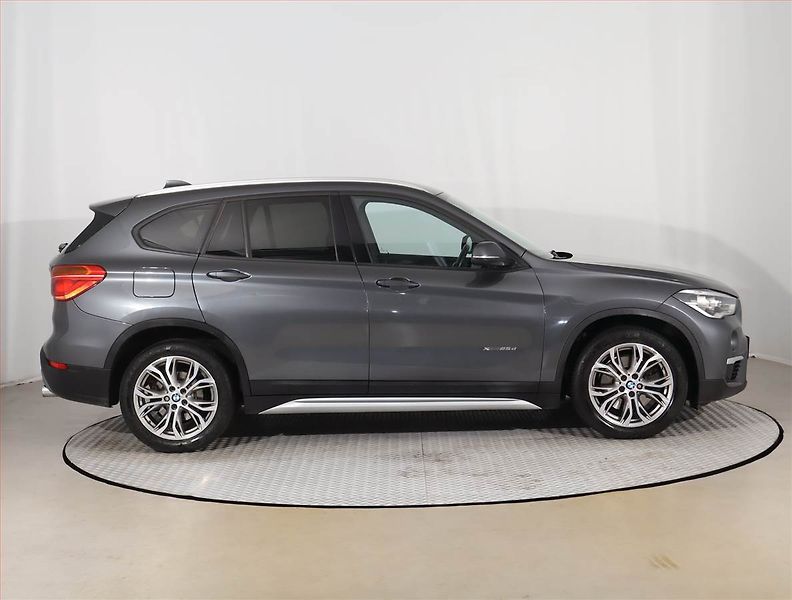 BMW X1 (2016) xDrive25d, 4X4, Automat - fotka 6 z 17