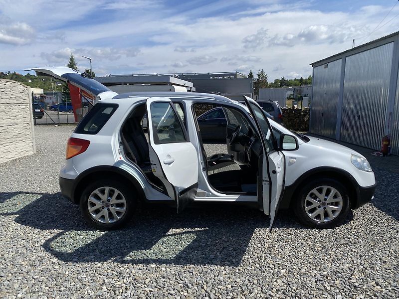 Fiat Sedici 1.6i 16v 120PS CITY STK PĚKNÝ! - fotka 131 z 154