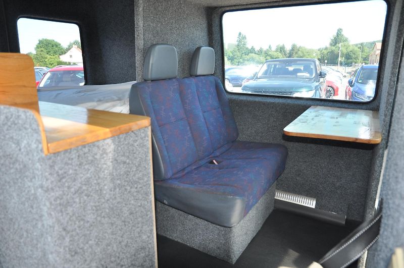 Mercedes-Benz Sprinter 212D 2.9 90kW OBYTNÁ VESTAVBA - fotka 10 z 14