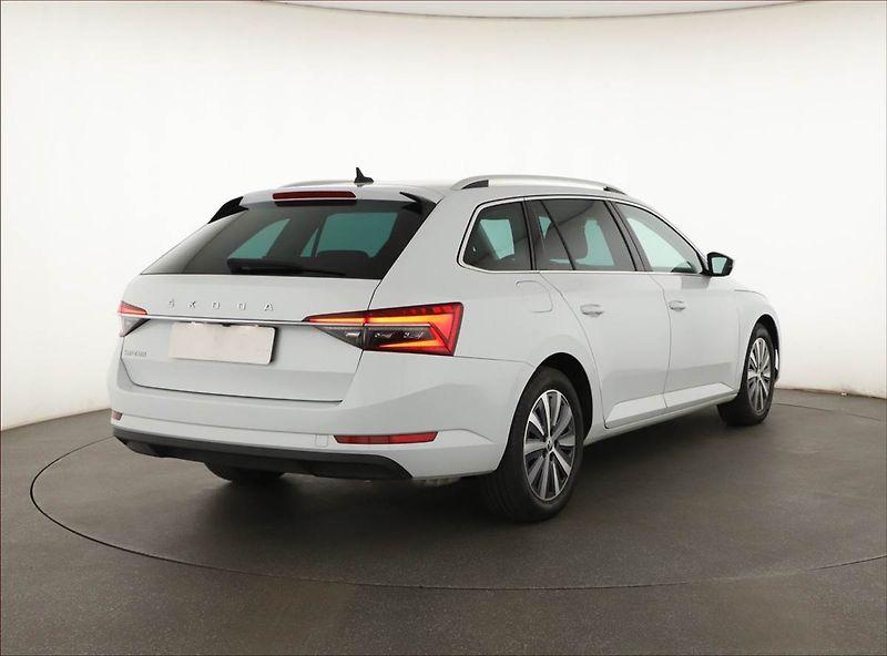 Škoda Superb (2022) 2.0 TSI - fotka 5 z 19