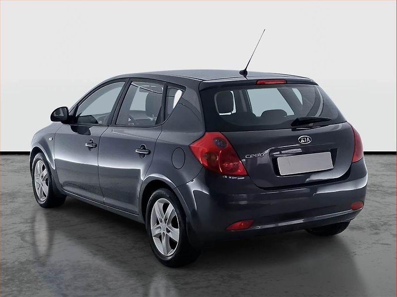 Kia Ceed (2009) 1.4 CVVT, po STK, v provozu - fotka 4 z 17