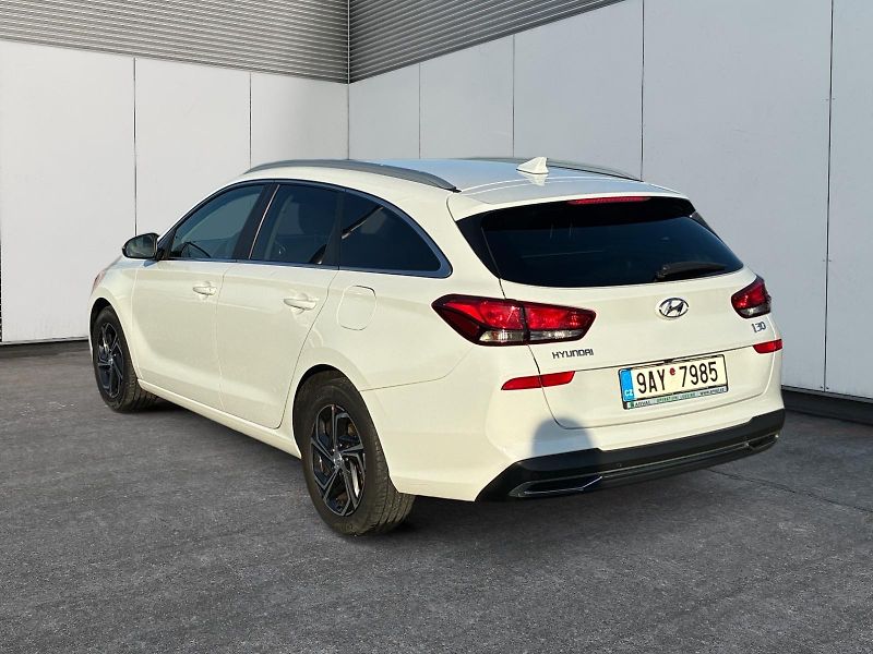 Hyundai i30 (2023) SMART 1.0T-GDI 88kW CZ DPH - fotka 4 z 11
