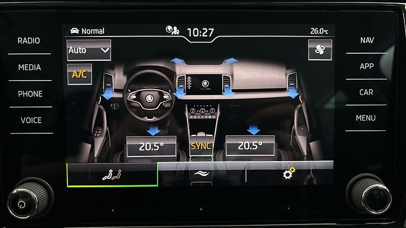Škoda Karoq 1.5 TSI DSG Style - fotka 25 z 27