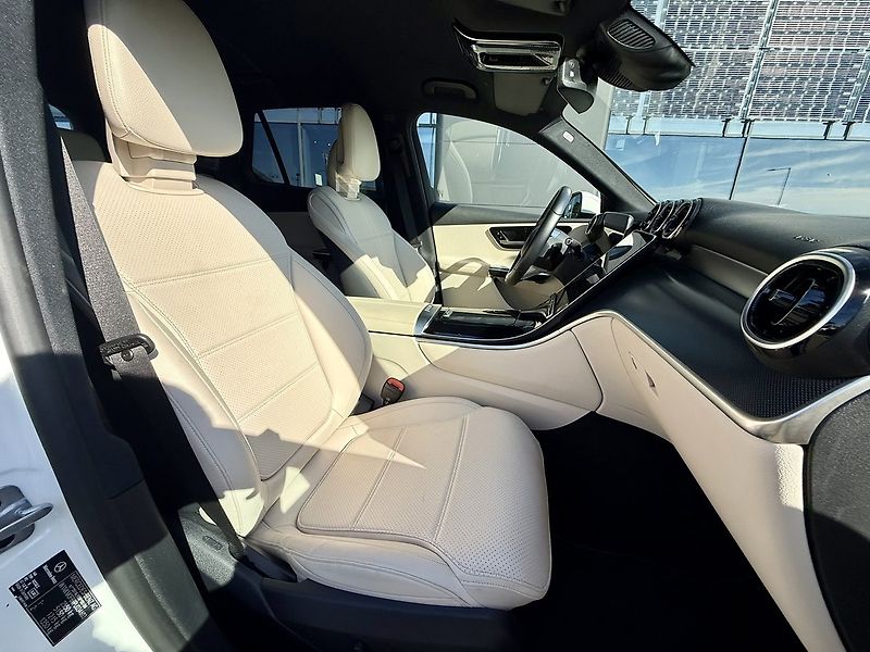 Mercedes-Benz GLC (2023) 220 d 4MATIC SUV - fotka 37 z 44