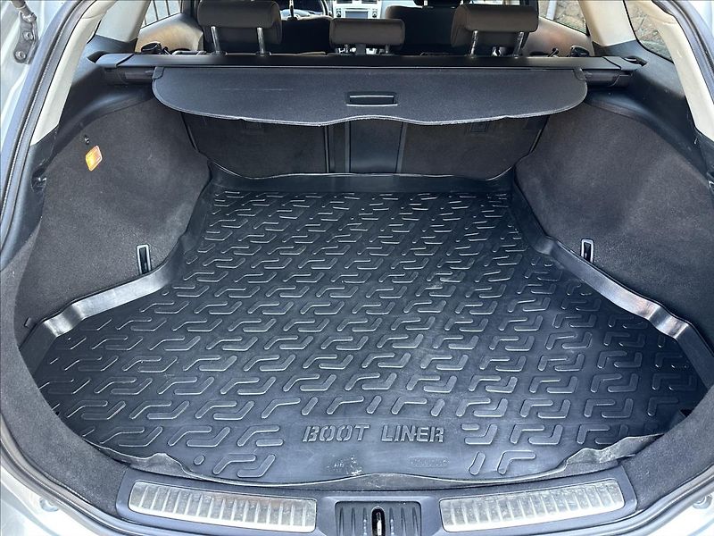 Toyota Avensis 1,8 TAŽNÉ - fotka 5 z 27