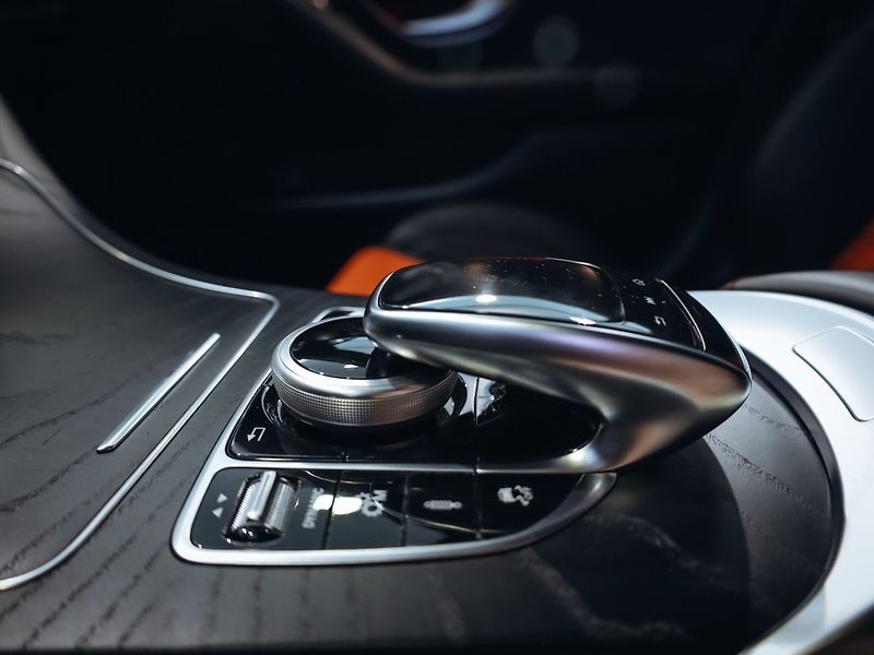 Mercedes-Benz Třídy C C 63 AMG 4MATIC 4.0 V8 - fotka 15 z 33