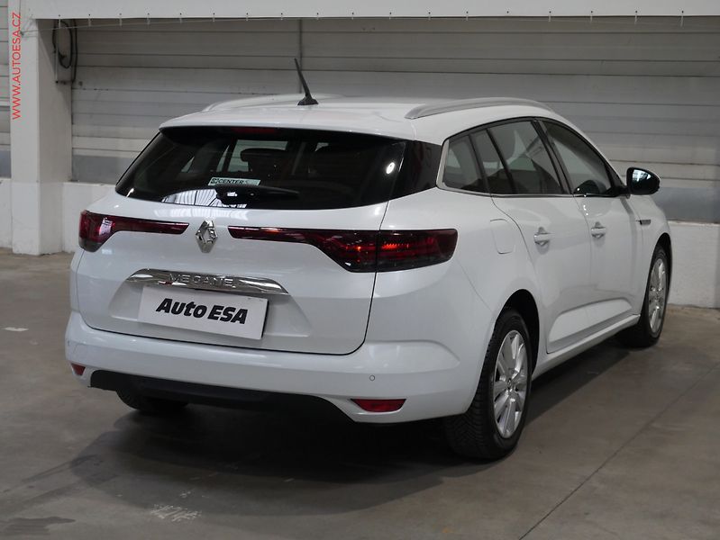 Renault Mégane (2022) 1.5dCi, 1.maj, AT, LED - fotka 6 z 21
