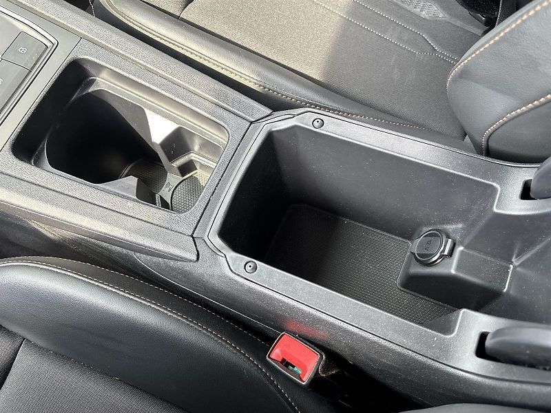 Cupra Formentor (2023) 1.4 TSI e-HYBRID DSG - fotka 23 z 30