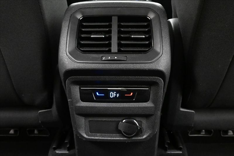 Volkswagen Tiguan 2,0 TDI 110 kW DSG Life Záruka - fotka 22 z 33