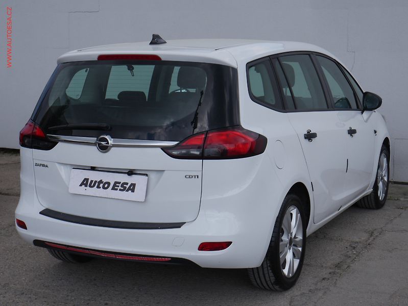 Opel Zafira (2016) 1.6 CDTi, AC, park.kamera - fotka 6 z 15