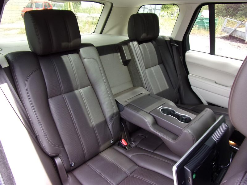 Land Rover Range Rover (2014) 3.0TDV6 190kW VOGUE ČR DPH TOP - fotka 30 z 36