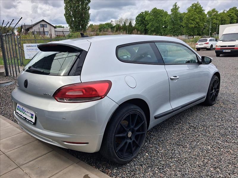 Volkswagen Scirocco 1,9 2.0 TDi, kůže - fotka 7 z 13