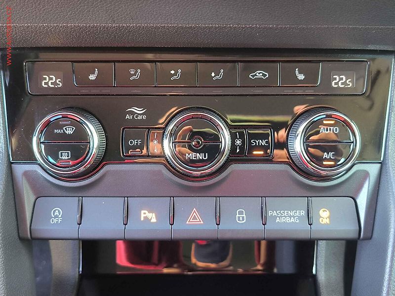 Škoda Karoq (2019) 1.6TDi, 2.maj,ČR, LED, ACC - fotka 16 z 23
