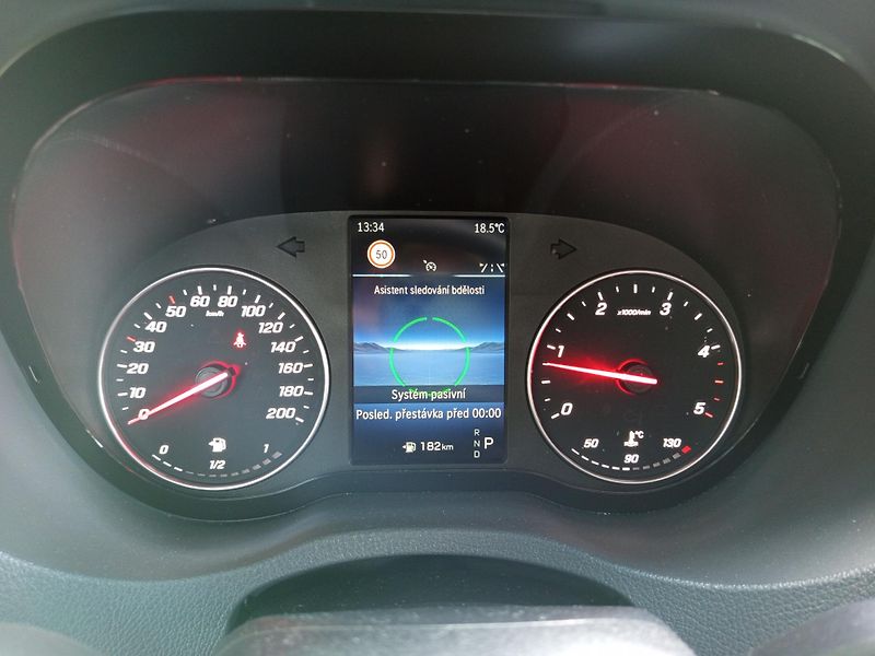 Mercedes-Benz Sprinter (2024) 319 CDI, 4x4, Tourer Select - fotka 17 z 29