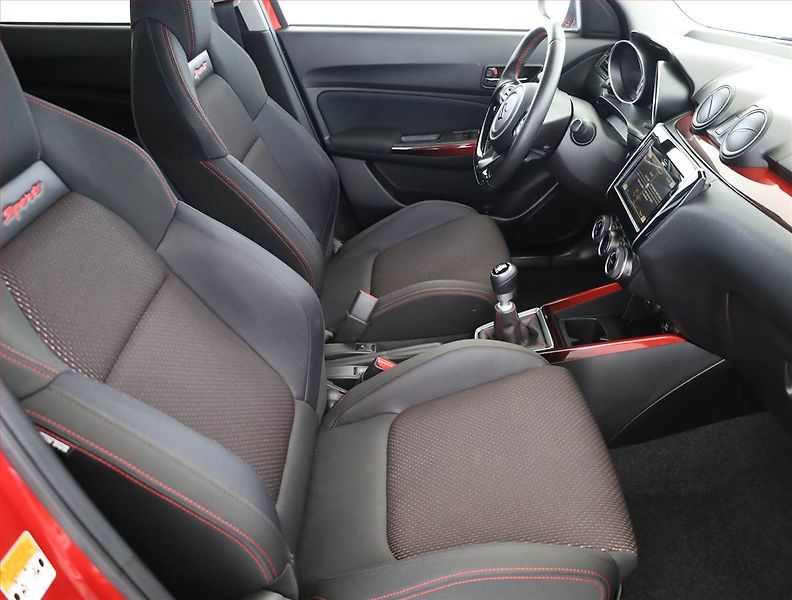Suzuki Swift (2019) 1.4 BoosterJet Sport - fotka 7 z 17
