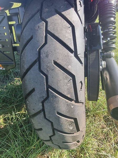 Harley-Davidson XL 883N Sportster Iron (2021) - fotka 7 z 17