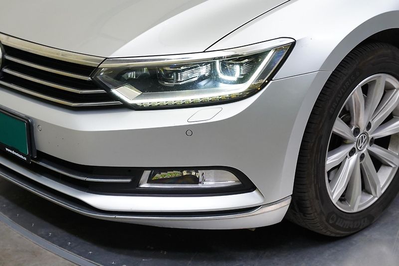 Volkswagen Passat - fotka 9 z 24