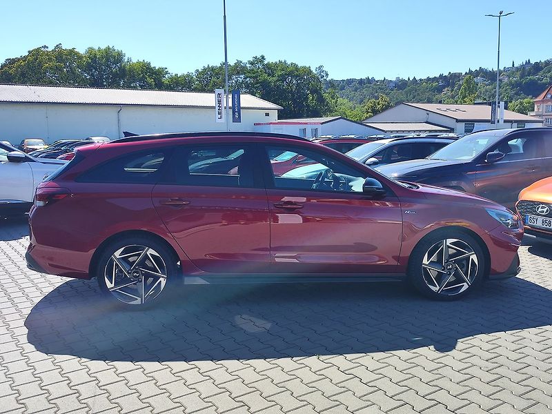 Hyundai i30 1.5 T-GDI/103kW N-Line DCT - fotka 4 z 35