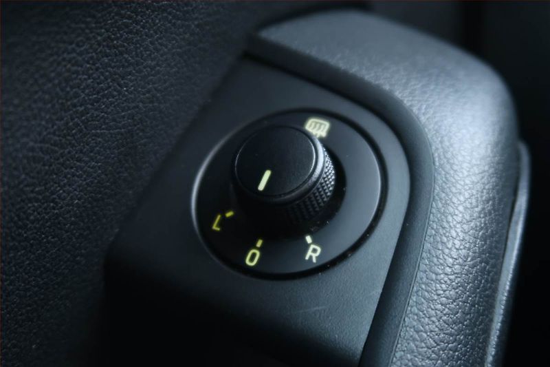 Škoda Octavia (2013) 1.6 TDI, Park. senzory - fotka 14 z 15