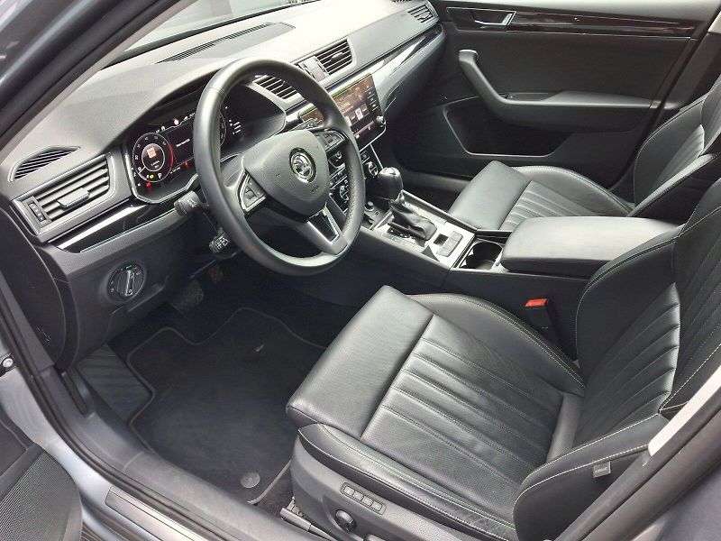 Škoda Superb (2020) L&K DSG 2,0TSi 140kW - fotka 6 z 35
