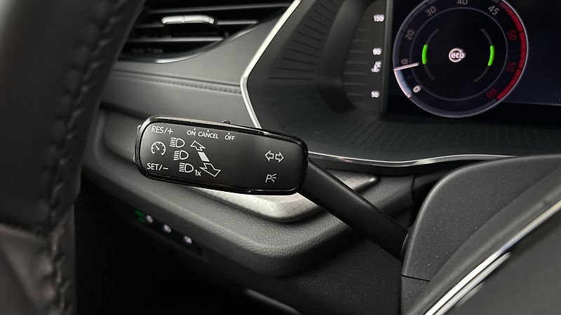 Škoda Octavia 2.0 TDI Ambition Combi - fotka 14 z 25
