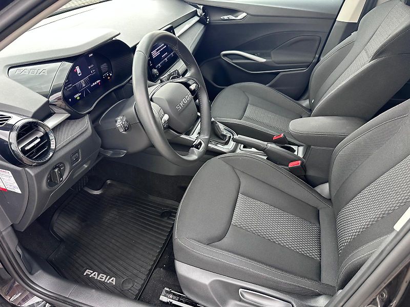 Škoda Fabia 1.0 TSI 85kW DSG Top Selection - fotka 9 z 16