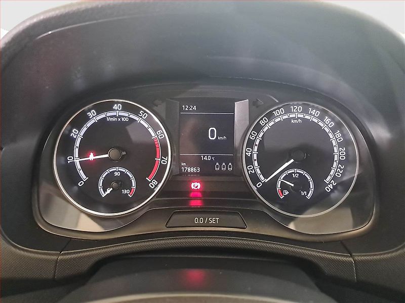 Škoda Fabia (2022) Ambition 1.0 TSI, Tempomat - fotka 11 z 16