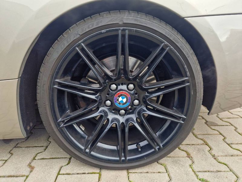 BMW Řada 3 (2007) 335i 225 kW e93 AT - fotka 22 z 23