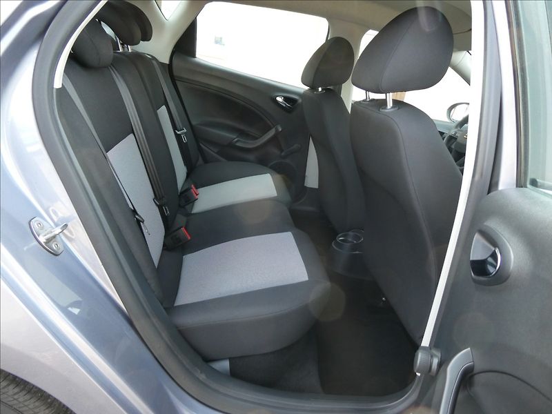 Seat Ibiza 1,0 MPi 55kW serviska - fotka 25 z 41