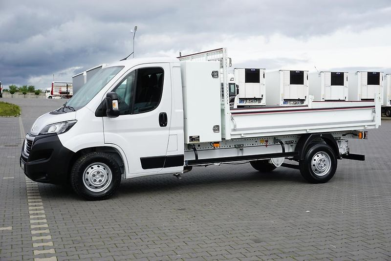 Peugeot Boxer (2023) 2,2 HDi / 140 KM / WYWROTKA /  - fotka 39 z 52