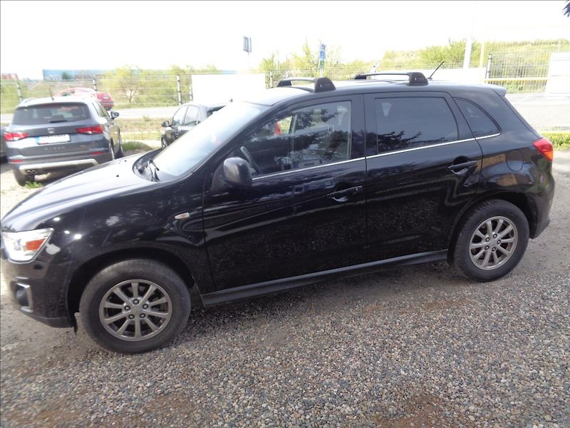 Mitsubishi ASX 1,6 - fotka 4 z 15