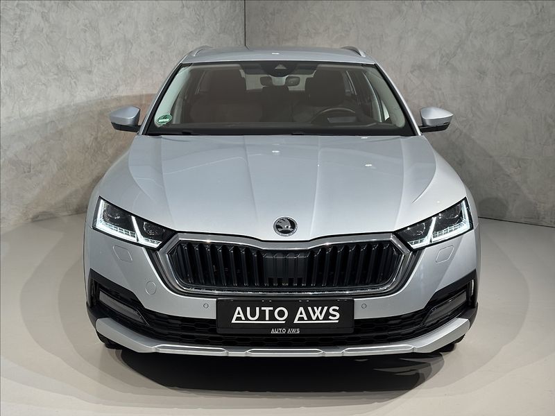 Škoda Octavia 2,0 TDi  DSG 4x4 Scout Virtual - fotka 2 z 46