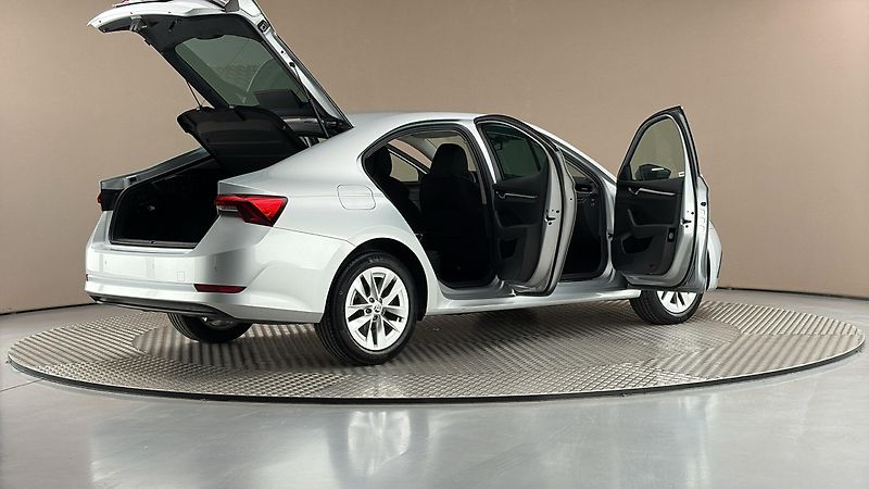 Škoda Octavia 2.0 TDI DSG Style - fotka 6 z 28