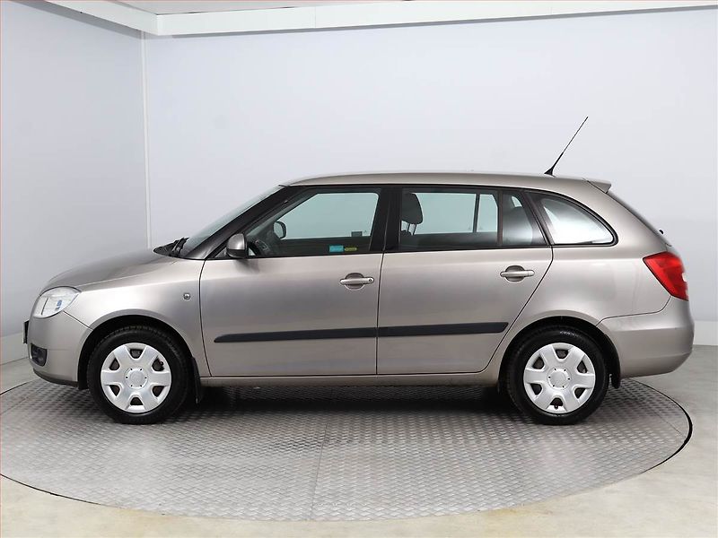 Škoda Fabia (2008) 1.2 12V, Serv.kniha - fotka 3 z 12