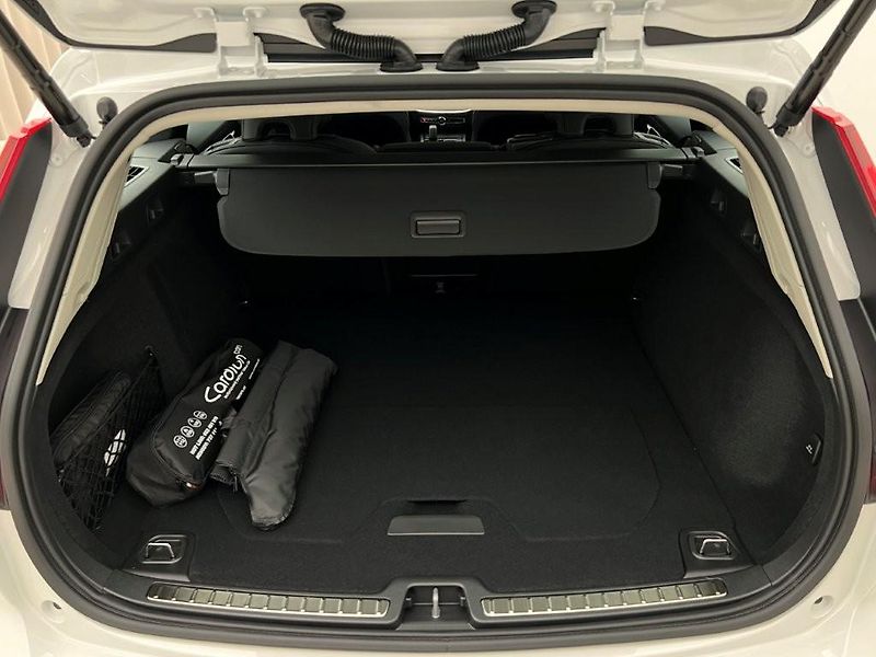 Volvo V60 (2026) B4 PLUS DARK AUT - fotka 6 z 44