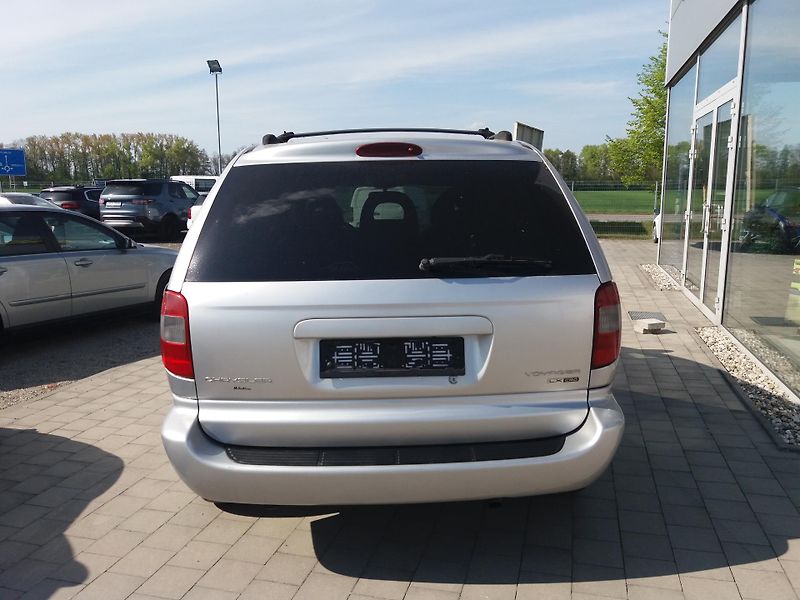 Chrysler Grand Voyager 2.8 CRD,110kW,AUTOMAT,7.MÍST!! - fotka 5 z 23