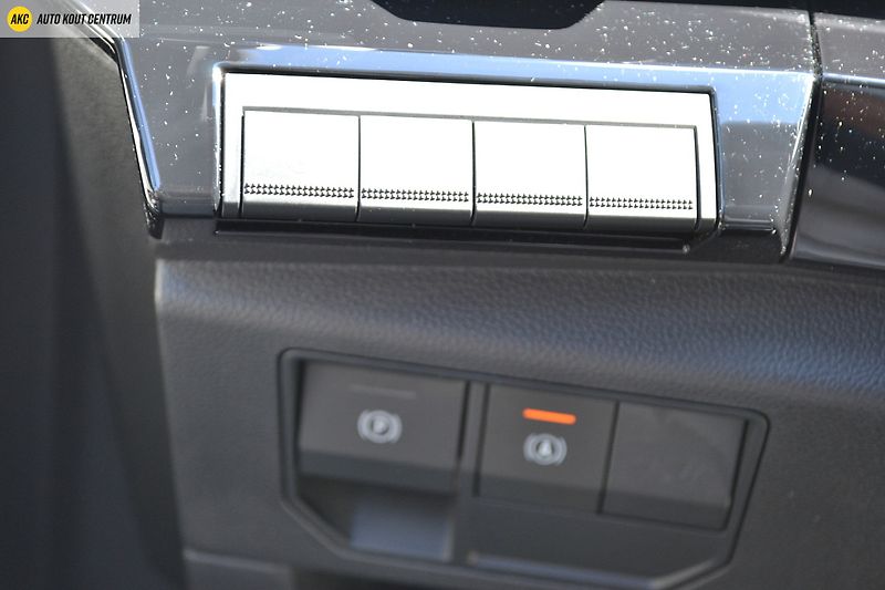 Renault Espace ICONIC E-TECH FULL HYBRID 200k - fotka 69 z 78