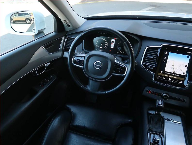 Volvo XC90 (2015) D5 AWD - fotka 7 z 25