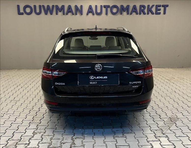 Škoda Superb 2,0 L&K DSG  COMBI - fotka 12 z 14